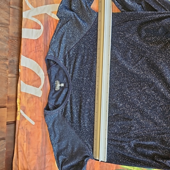 M Athleta long sleeve shirt - Picture 7 of 8